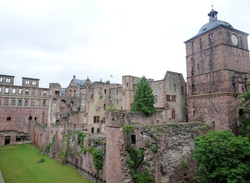 Ruine Hassenburg, Germany